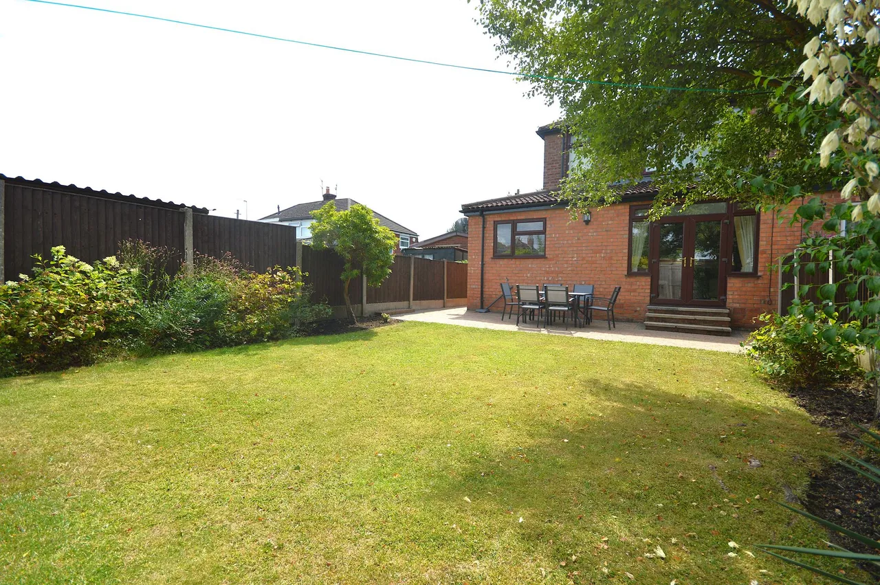 Bowerfold Lane, Stockport, photo 29
