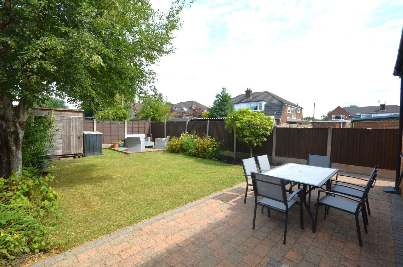 Bowerfold Lane, Stockport, photo 28