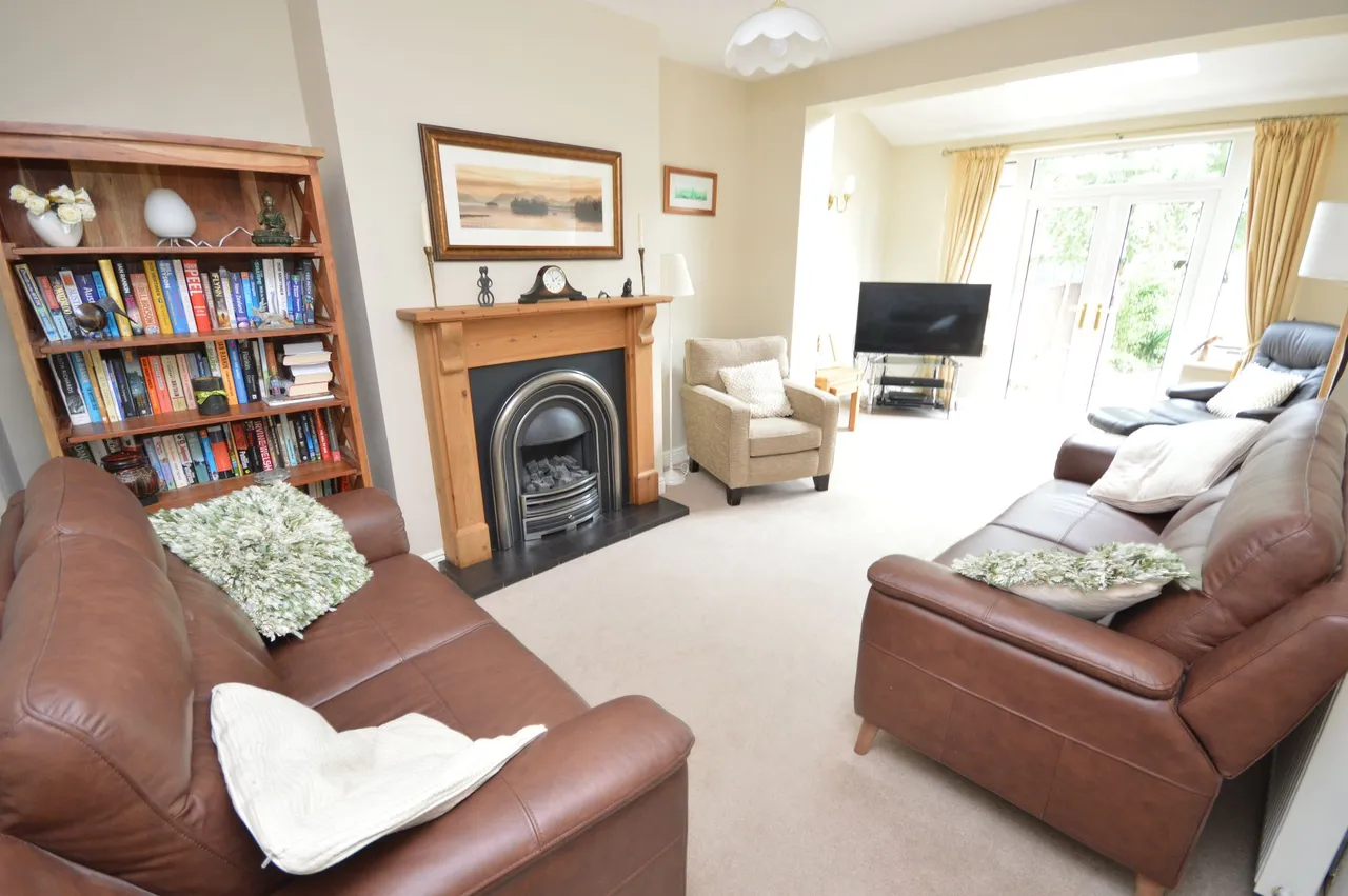 Bowerfold Lane, Stockport, photo 6