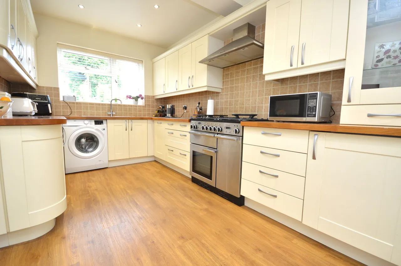 Bowerfold Lane, Stockport, photo 14