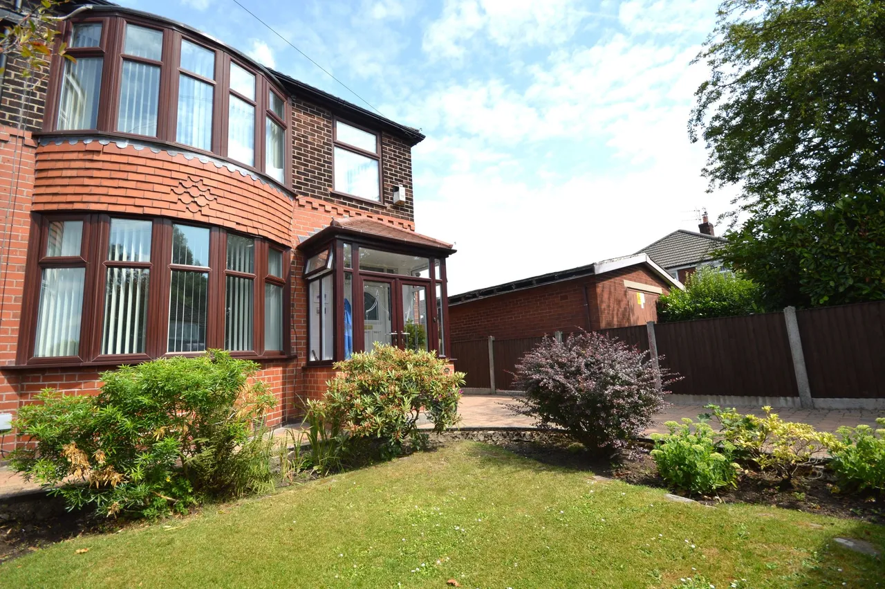 Bowerfold Lane, Stockport, photo 33