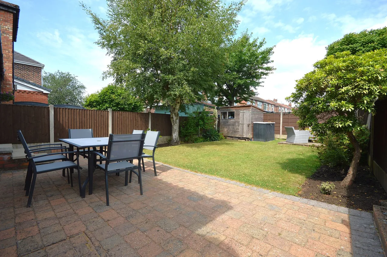 Bowerfold Lane, Stockport, photo 27
