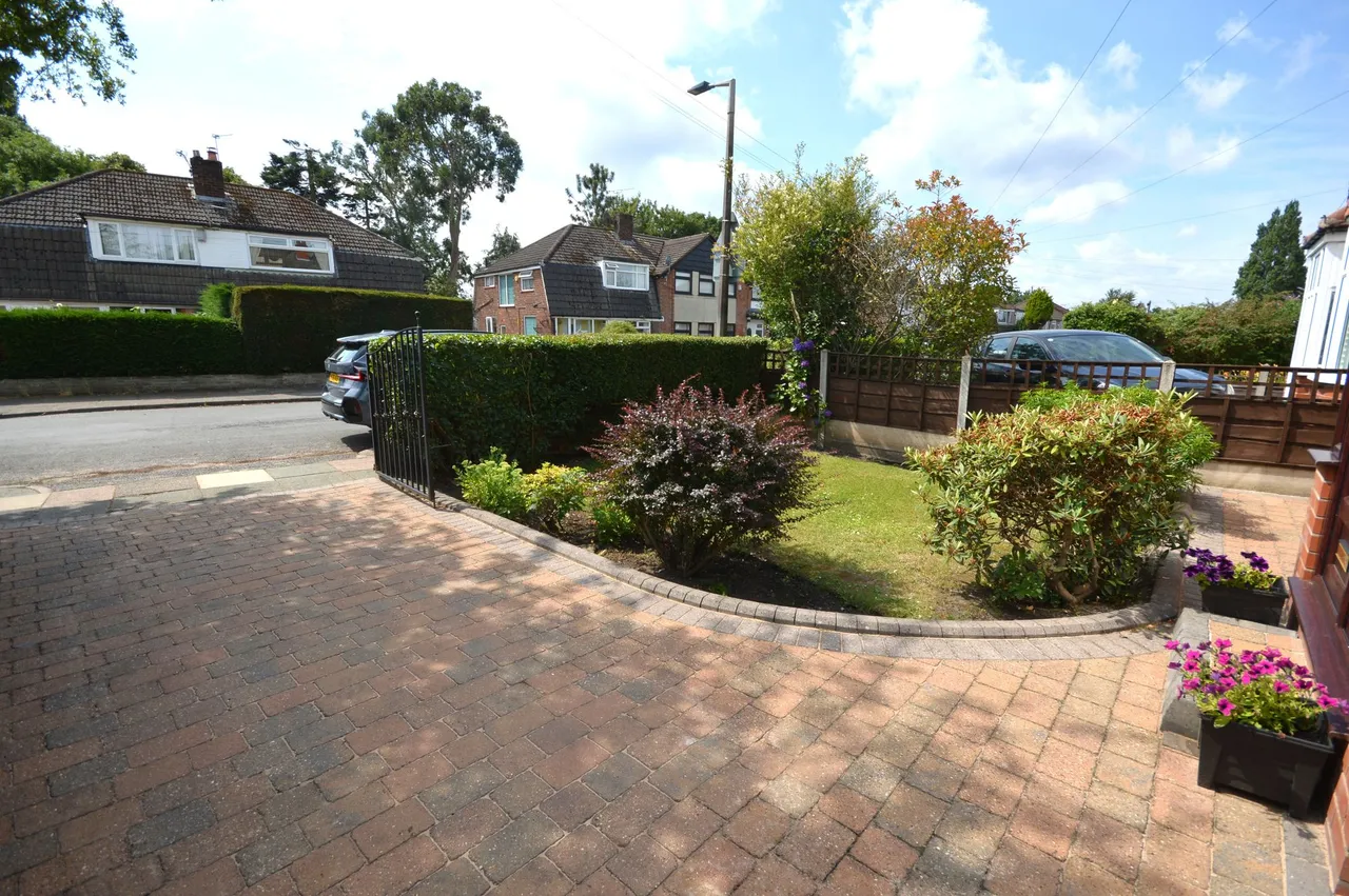 Bowerfold Lane, Stockport, photo 31