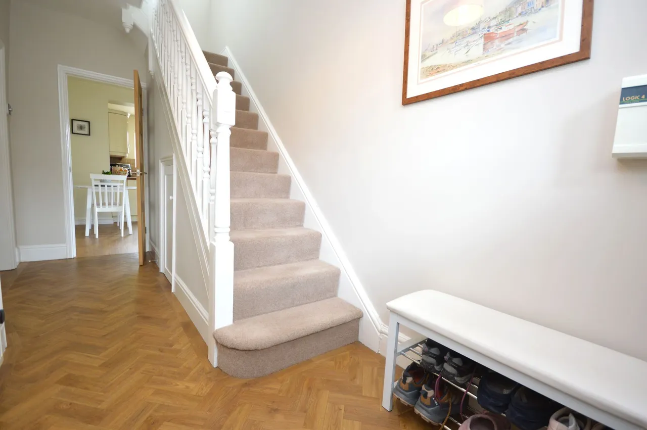 Bowerfold Lane, Stockport, photo 5
