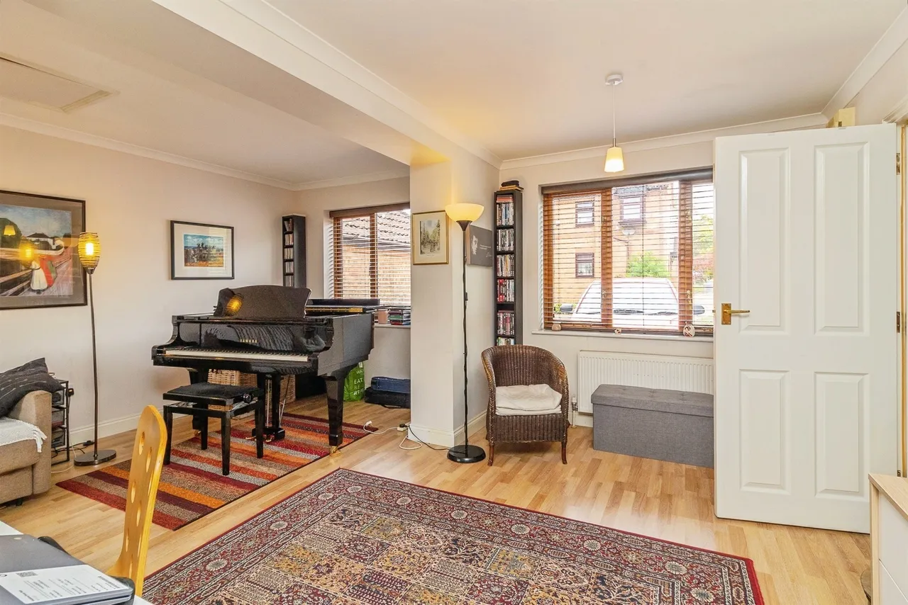 Shuttleworth Grove, Wavendon Gate, MILTON KEYNES, photo 10