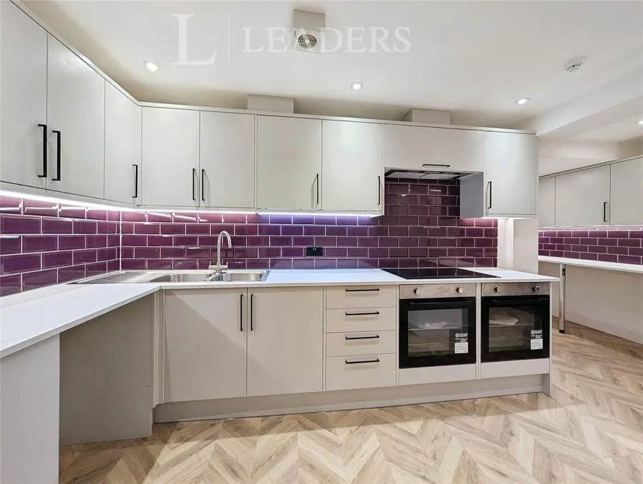 Shinwell Walk, Crawley, RH11, photo 4