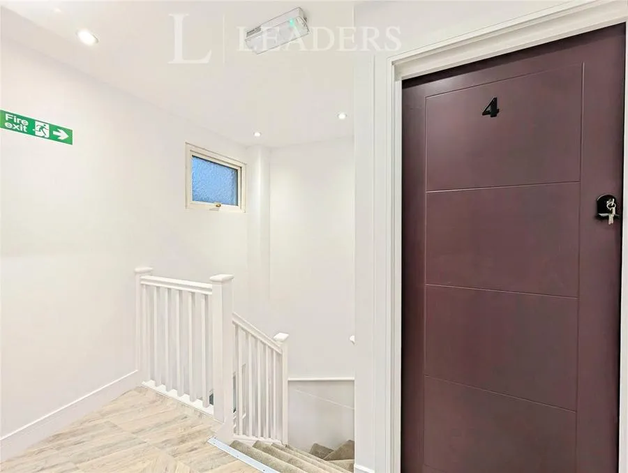 Shinwell Walk, Crawley, RH11, photo 5