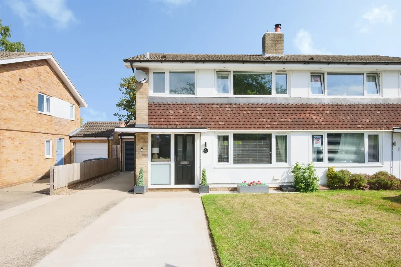 3 bed house for sale — Linton Meadow, Linton On Ouse, York