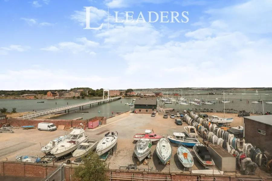 2 bed flat to rent, Galleon Place, Gosport, PO12