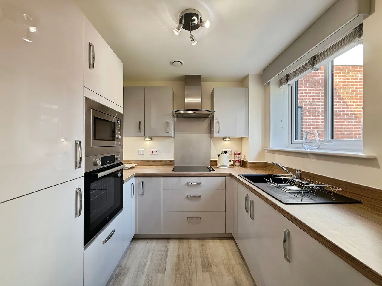 Queens View, Stockport, photo 3