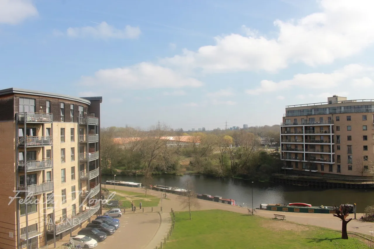 Harry Zeital Way, E5, photo 10
