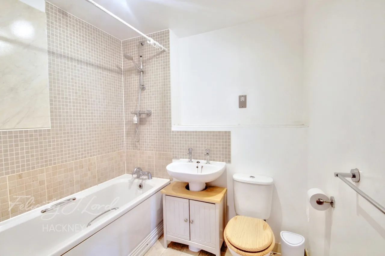 Harry Zeital Way, E5, photo 7