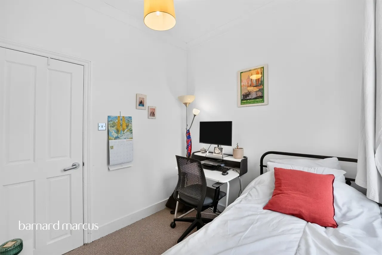 Pendle Road, London, SW16, photo 18