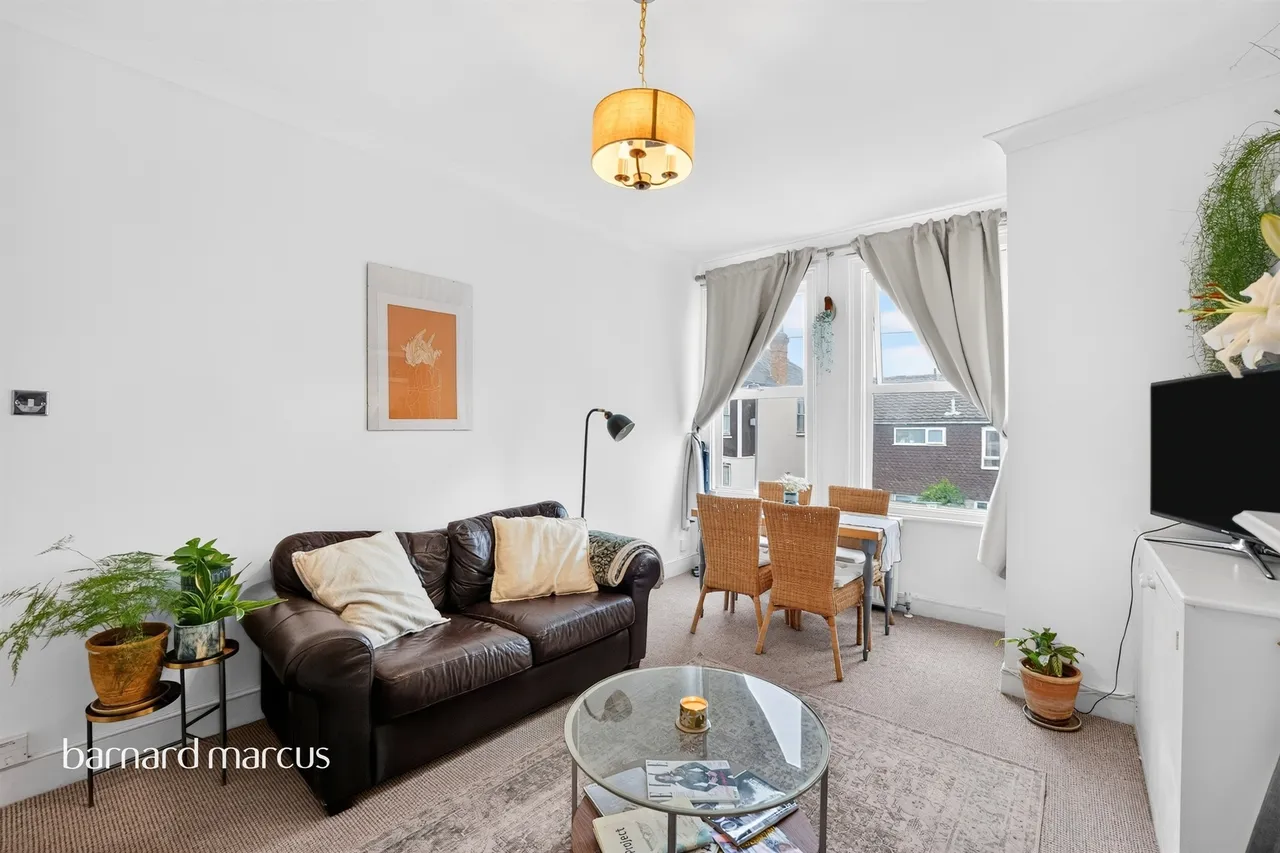 Pendle Road, London, SW16, photo 2