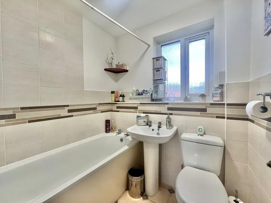 Wargrove Drive, College Town, GU47, photo 6