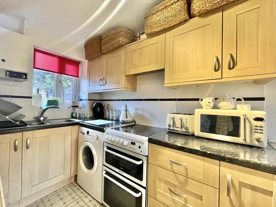 Wargrove Drive, College Town, GU47, photo 4