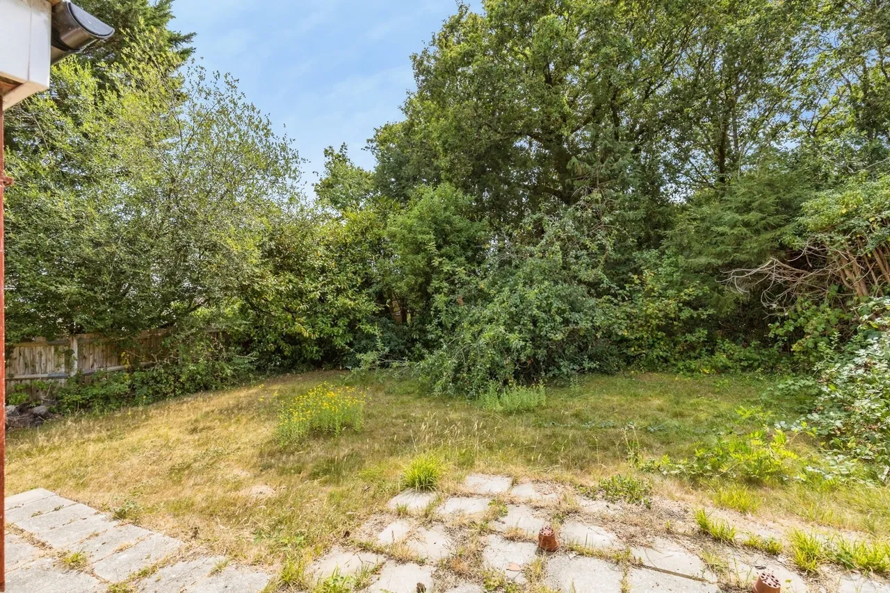 Beechwood, Southwater, RH13, photo 19