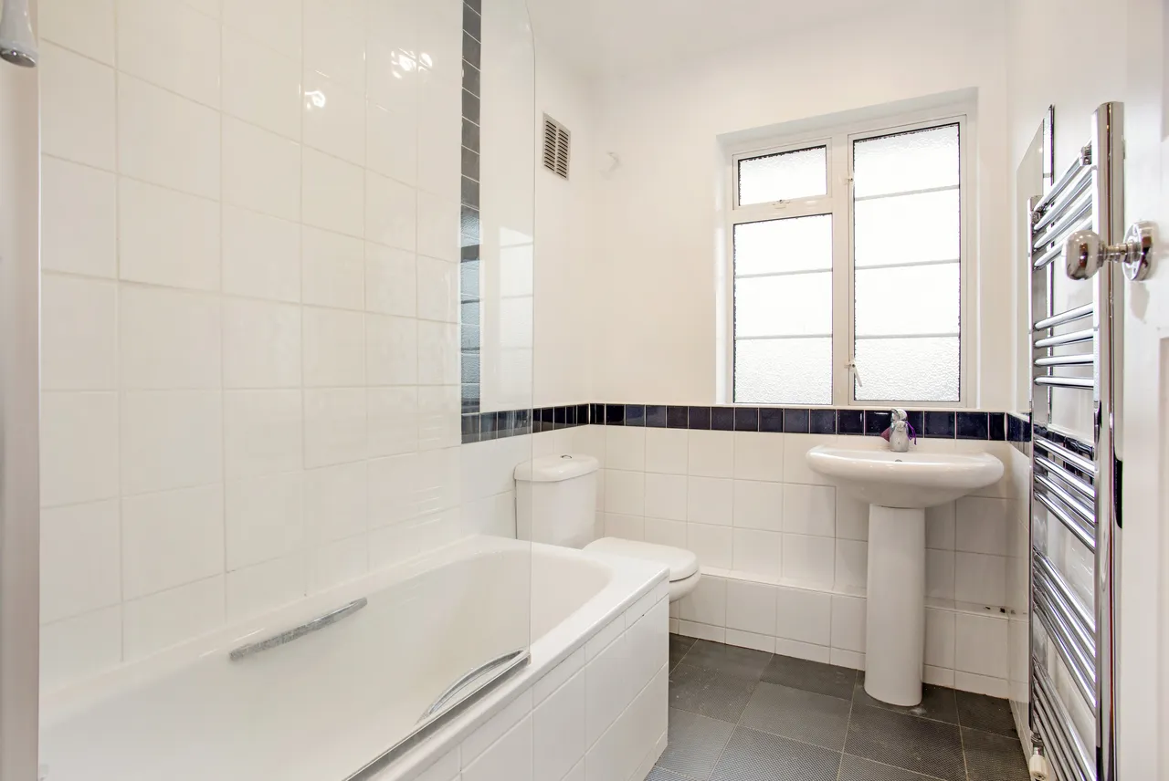 Chertsey Road, Twickenham, TW1, photo 6