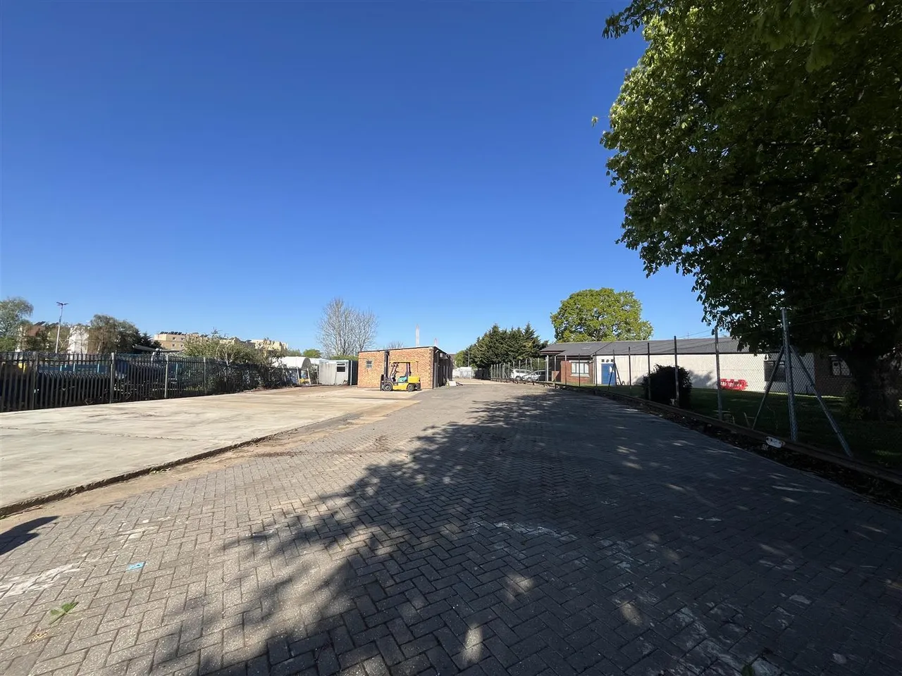 commercial to rent, Ickenham Road, West Ruislip