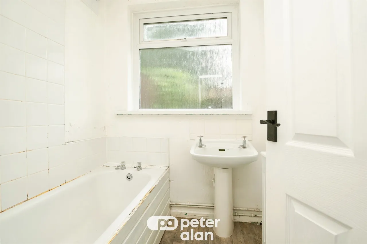 Bedford Street, Cardiff, CF24, photo 11