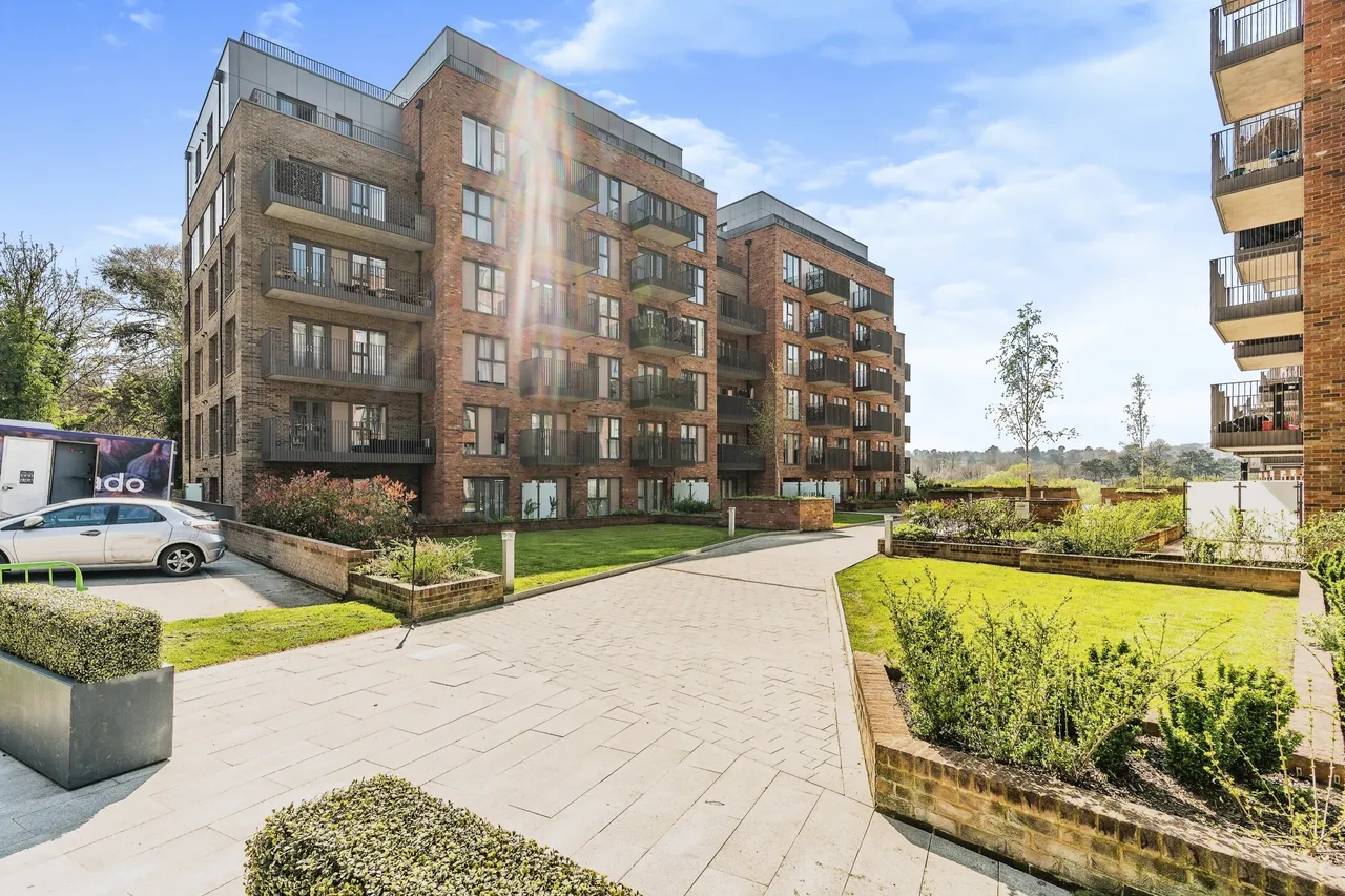2 bed flat for sale — Rosalind Drive, Maidstone, ME14