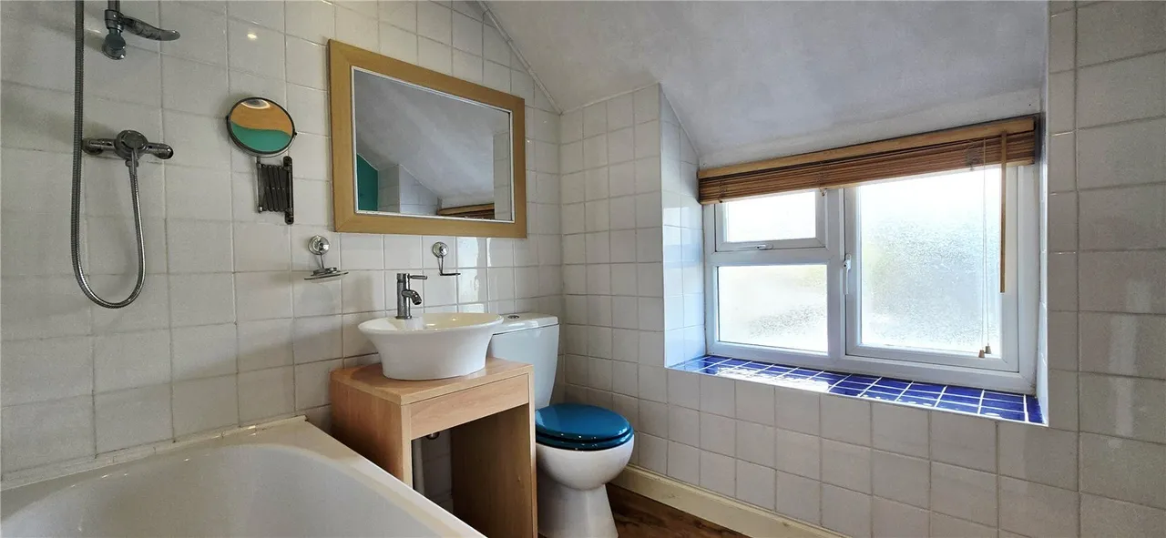 London Road, Holyhead, LL65, photo 11