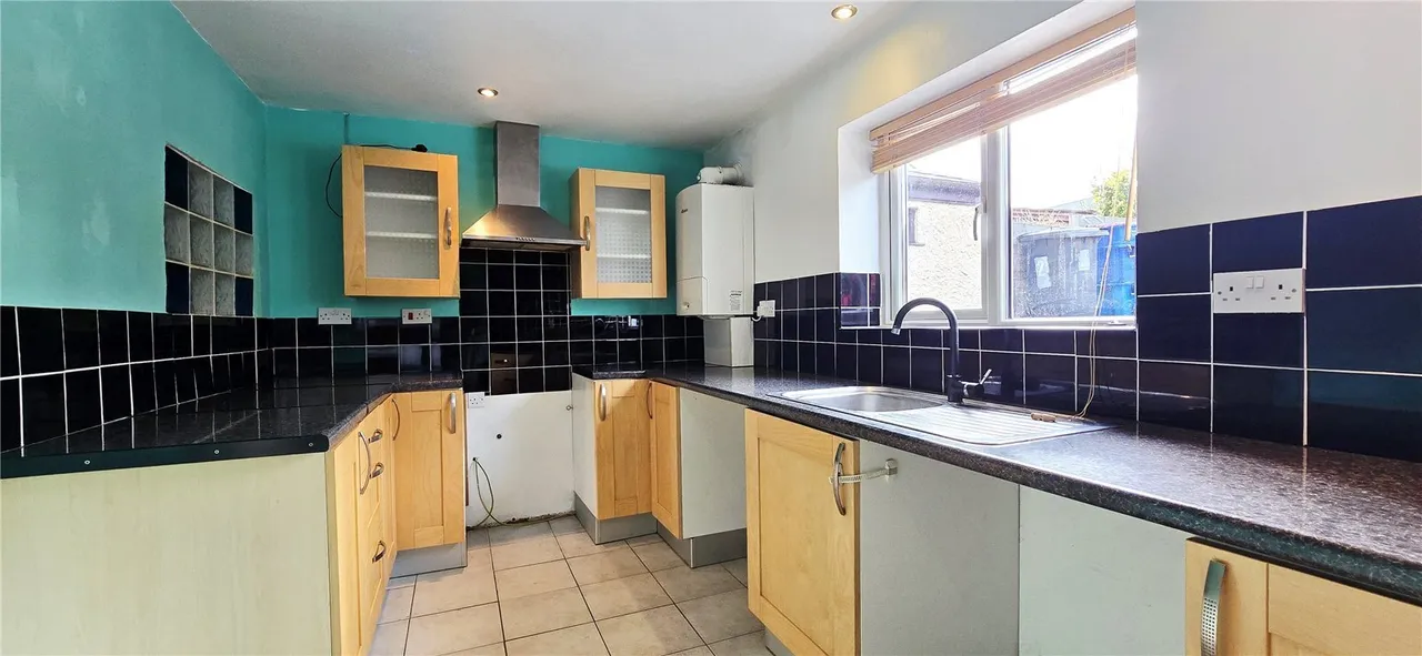 London Road, Holyhead, LL65, photo 3