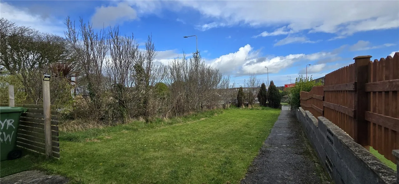 London Road, Holyhead, LL65, photo 20