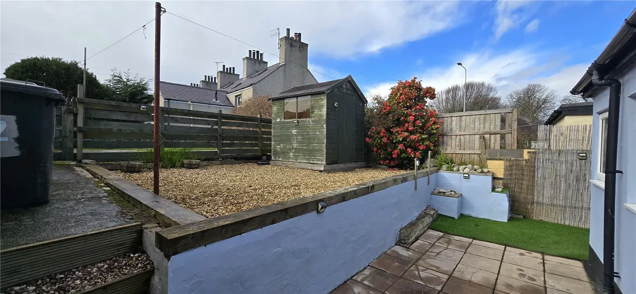 London Road, Holyhead, LL65, photo 18