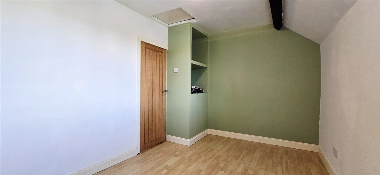 London Road, Holyhead, LL65, photo 13
