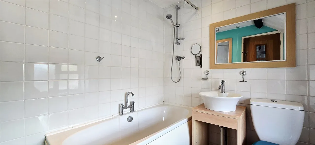 London Road, Holyhead, LL65, photo 7