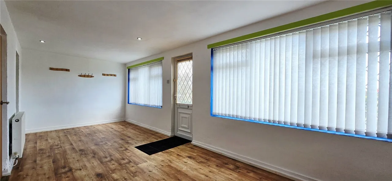 London Road, Holyhead, LL65, photo 6