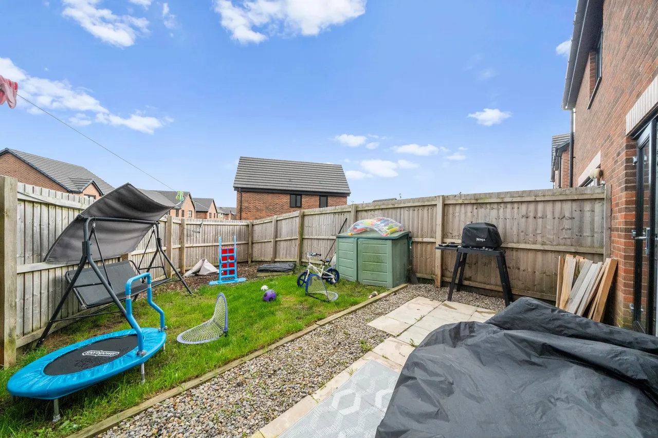 Hilldale, Ashton-In-Makerfield, Wigan, WN4 0AJ, photo 15