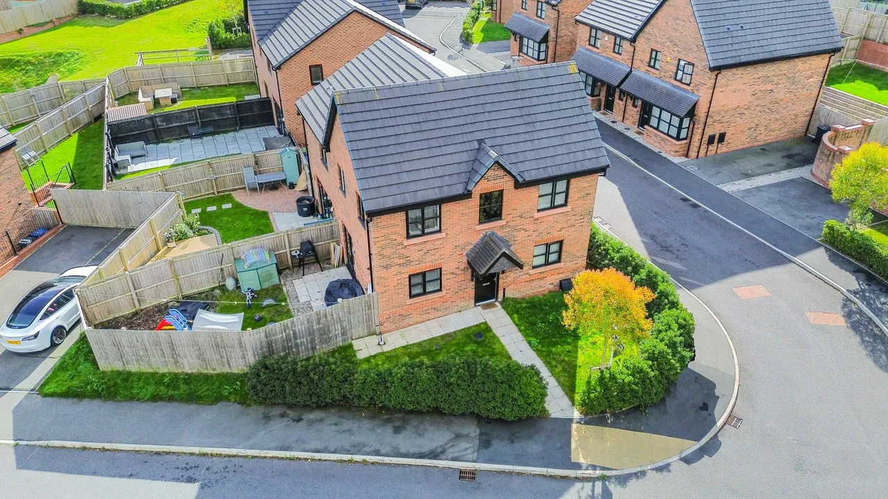 Hilldale, Ashton-In-Makerfield, Wigan, WN4 0AJ, photo 5