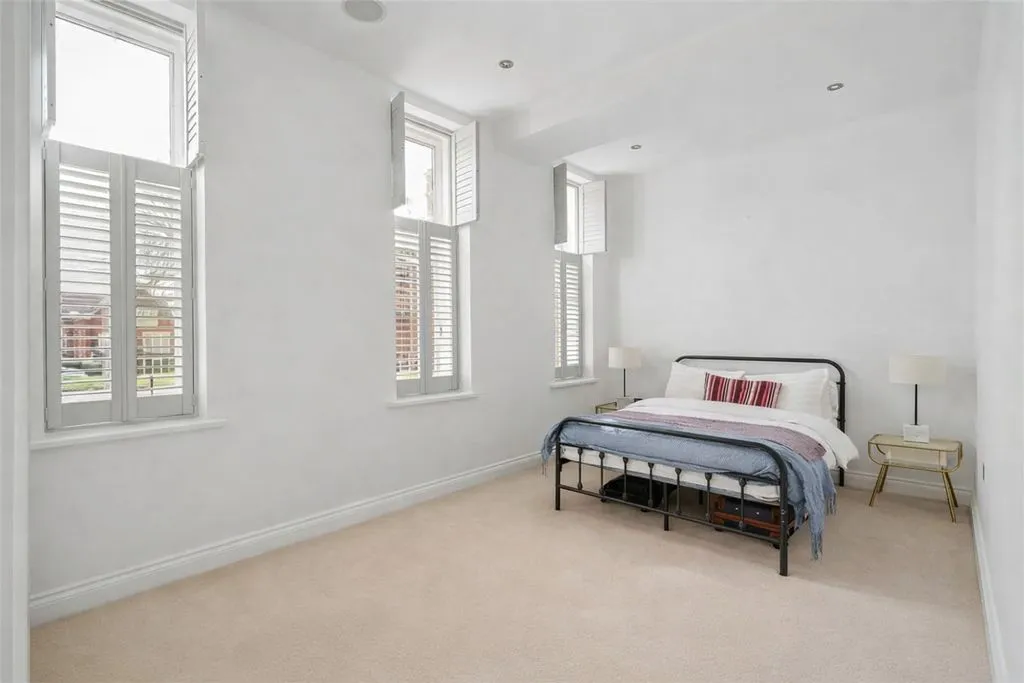 King Edward Place, Bushey WD23 2RH, photo 5