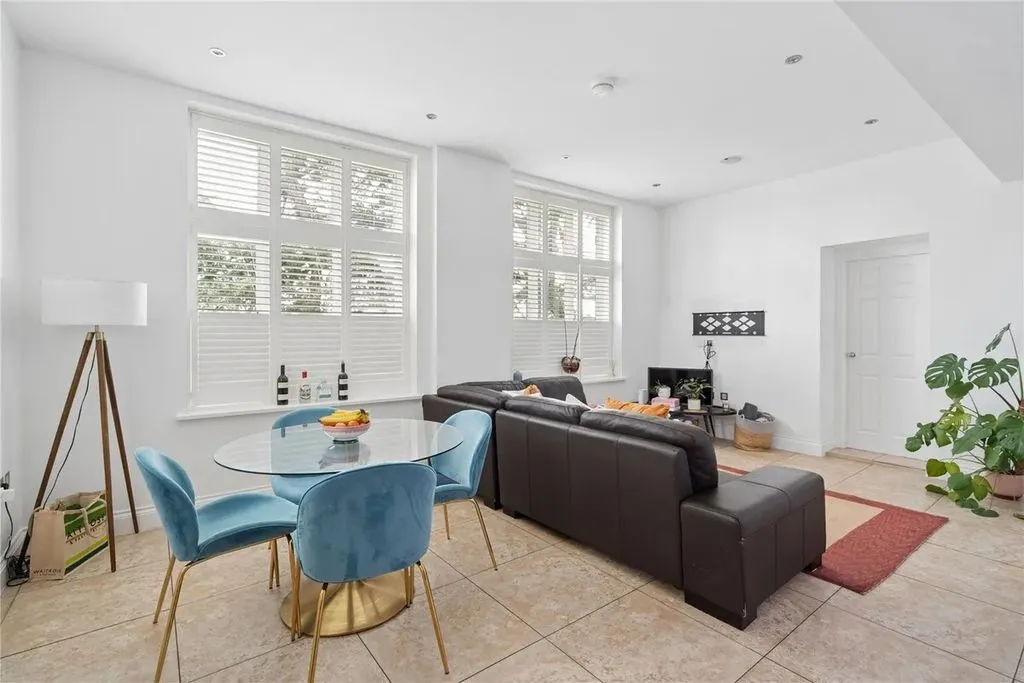 King Edward Place, Bushey WD23 2RH, photo 3