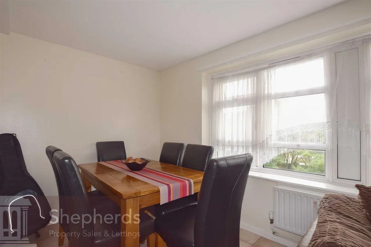 Holdbrook South, Waltham Cross, EN8, photo 10