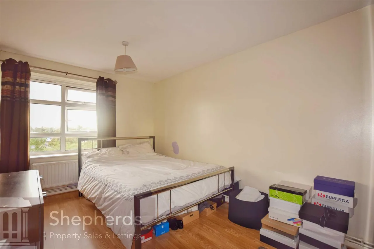 Holdbrook South, Waltham Cross, EN8, photo 6