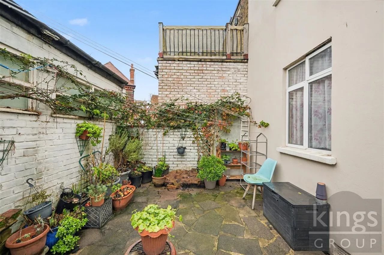Whymark Avenue, Wood Green, photo 8