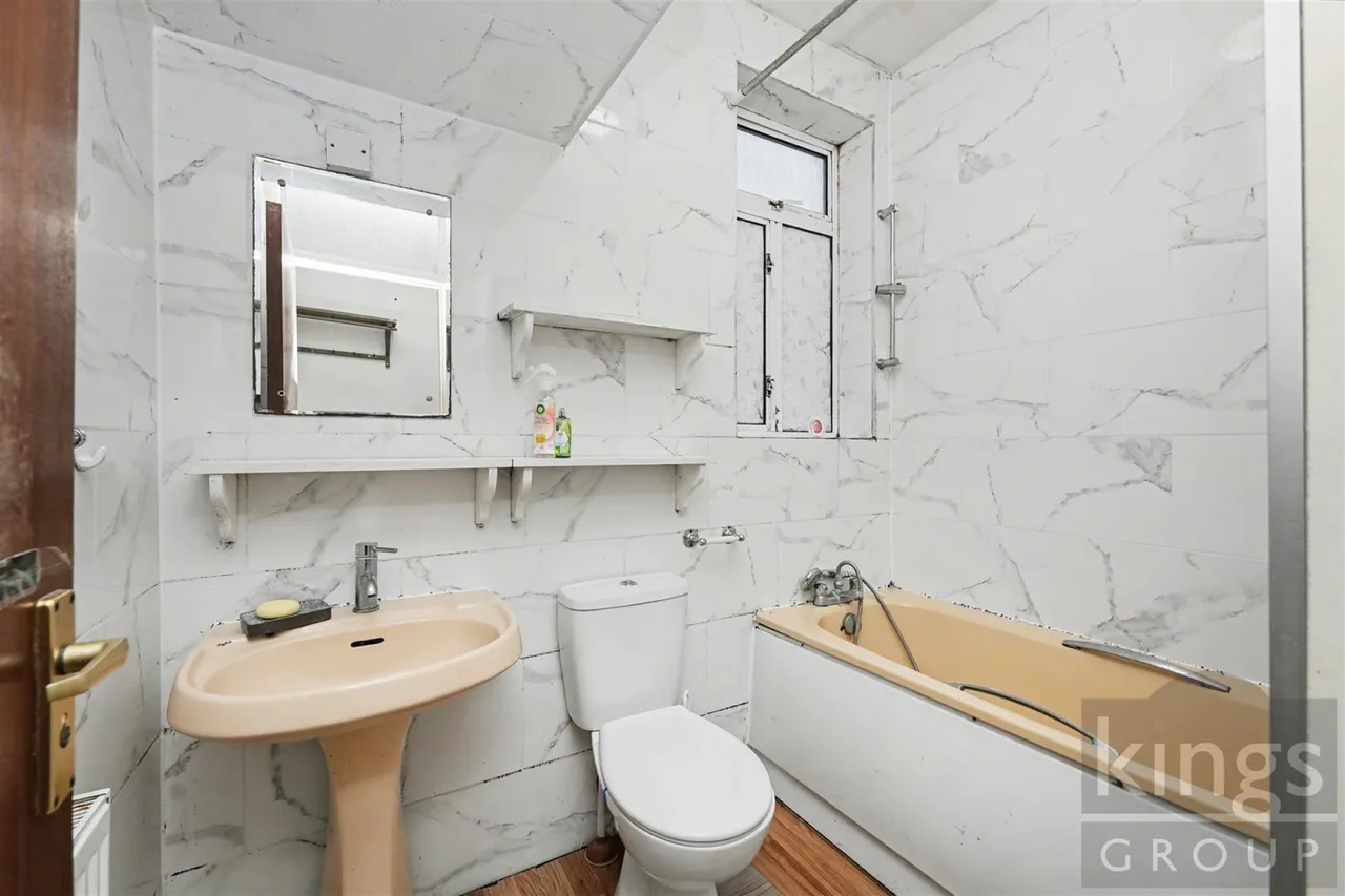 Whymark Avenue, Wood Green, photo 12