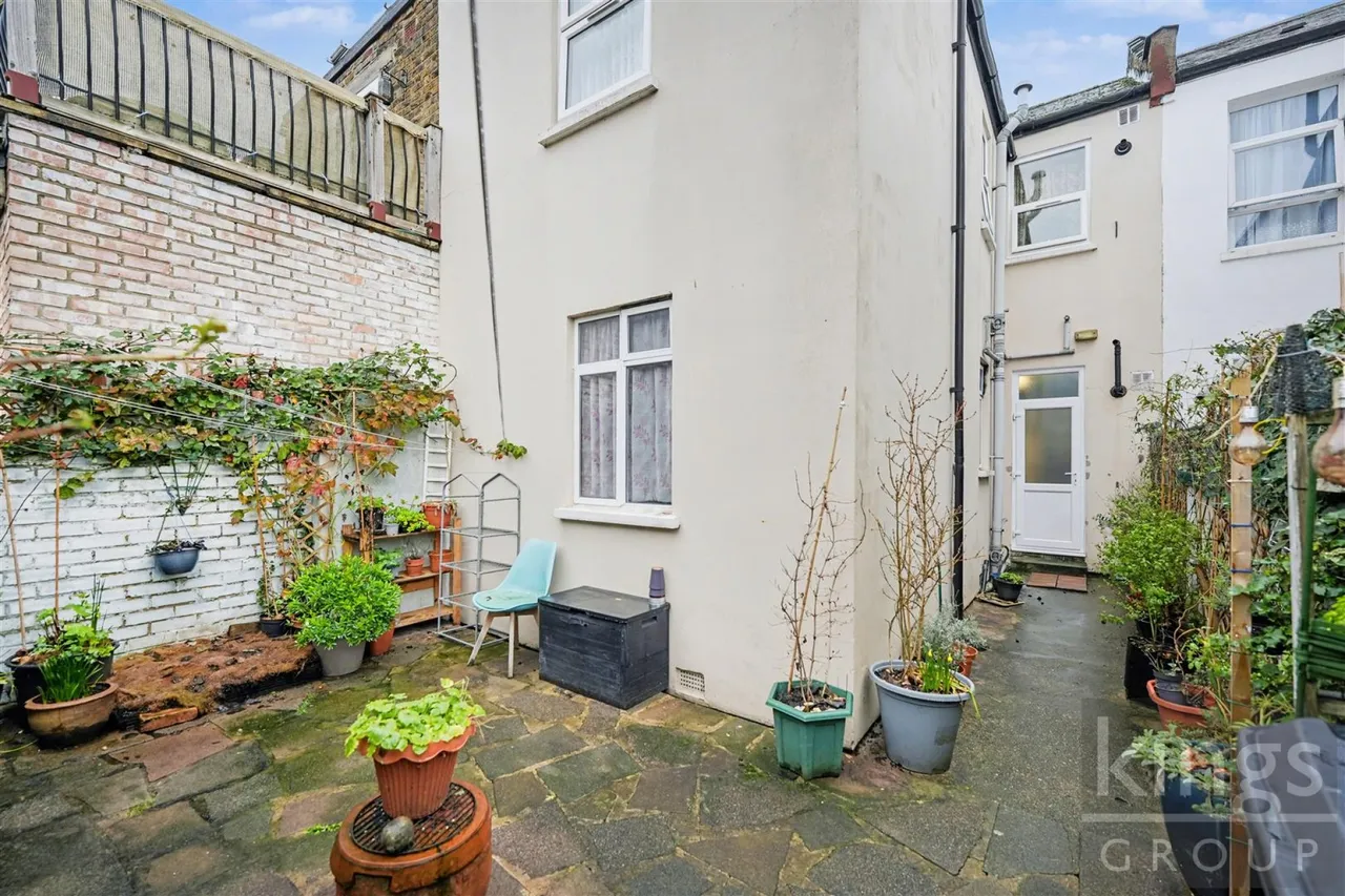 Whymark Avenue, Wood Green, photo 11