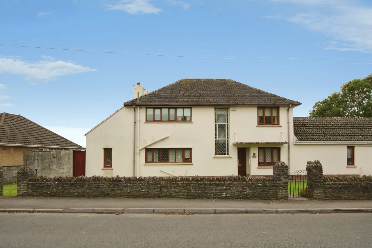 3 bed house for sale, Waun Bant Road, Bridgend, CF33