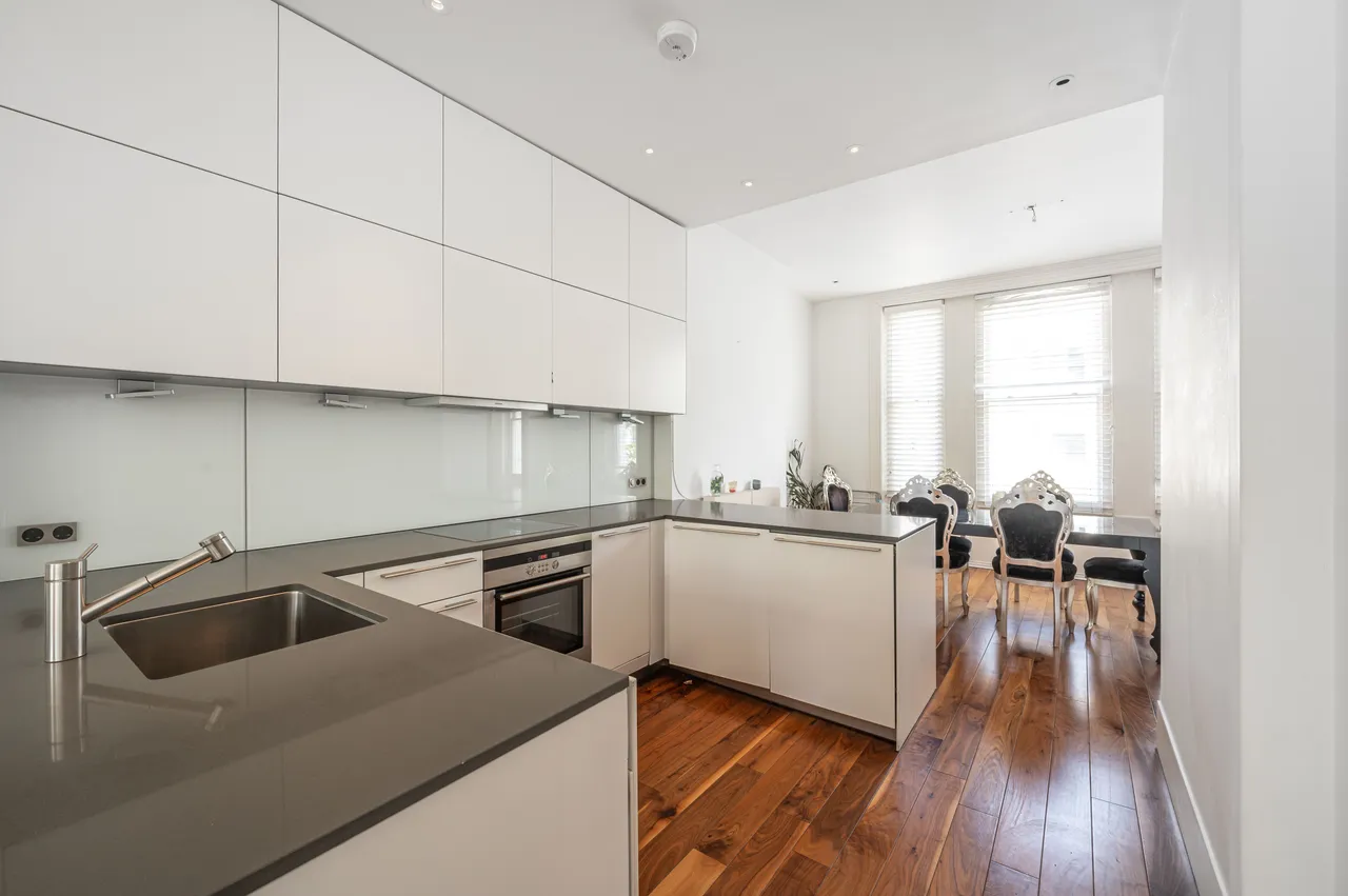 Flat 3, 20 Hampstead Hill Gardens, London, photo 2
