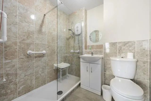 Ferndale Court, Thatcham, RG19, photo 16