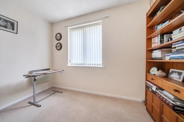 Ferndale Court, Thatcham, RG19, photo 10