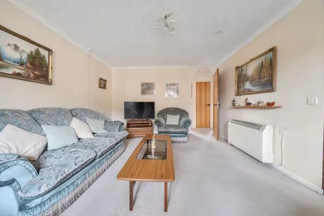 Ferndale Court, Thatcham, RG19, photo 7