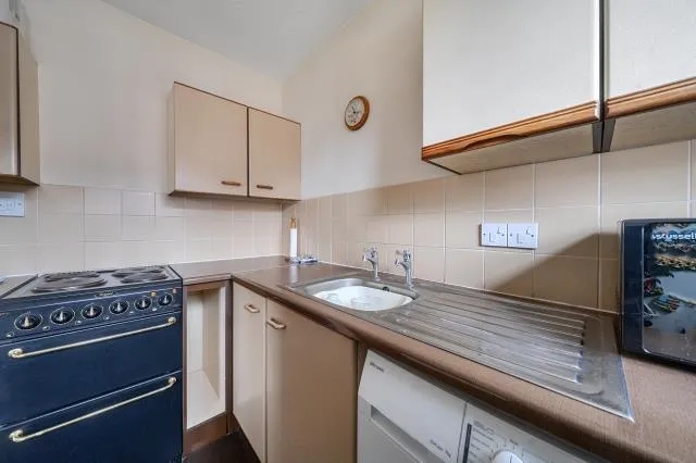Ferndale Court, Thatcham, RG19, photo 3