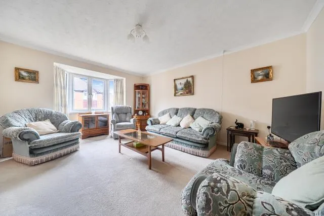 Ferndale Court, Thatcham, RG19, photo 5