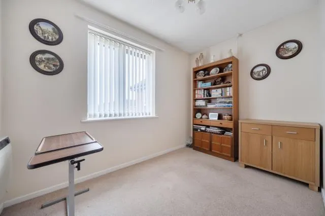 Ferndale Court, Thatcham, RG19, photo 11