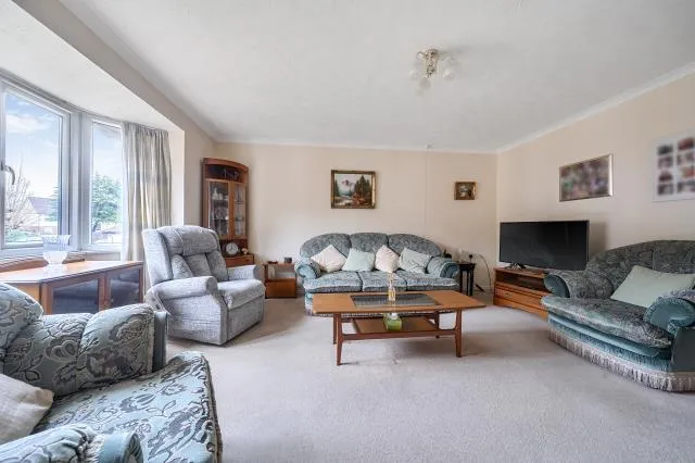 Ferndale Court, Thatcham, RG19, photo 9